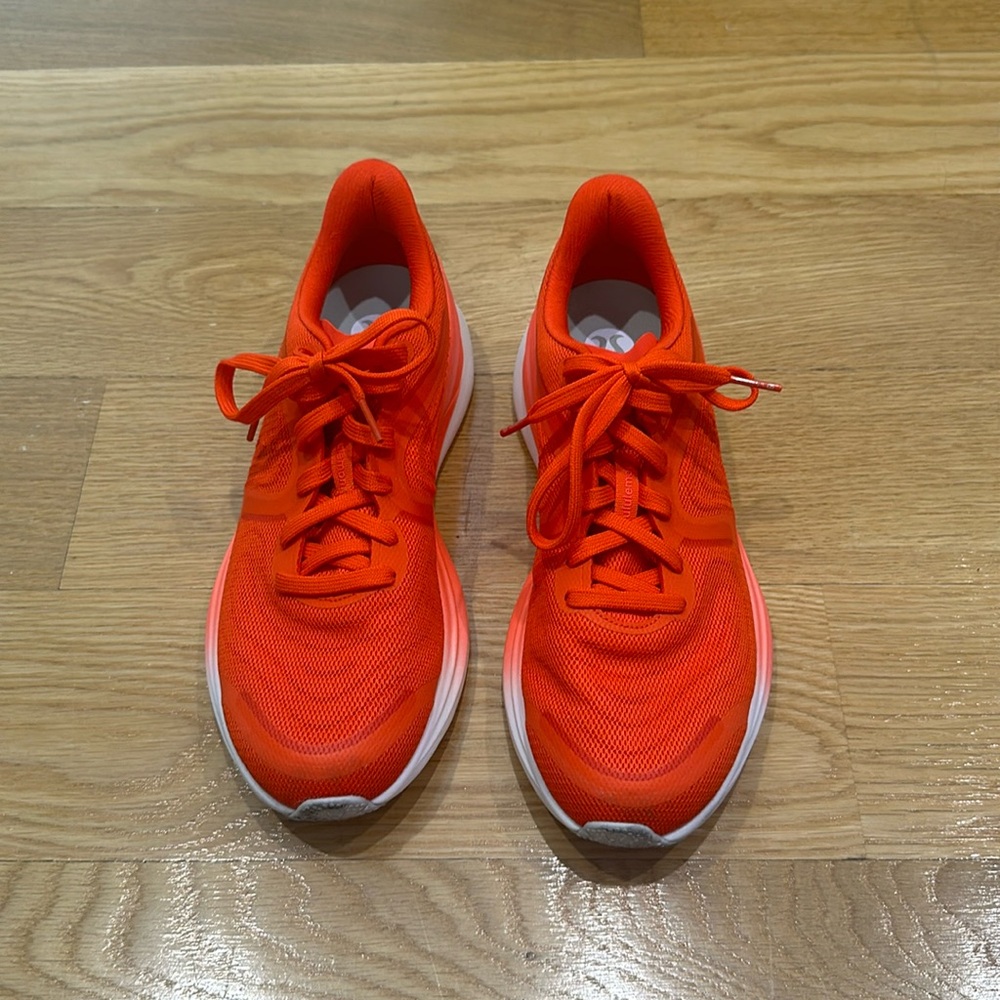 Lululemon blissfeel hot pink/red tennis shoe size 10.5 never worn